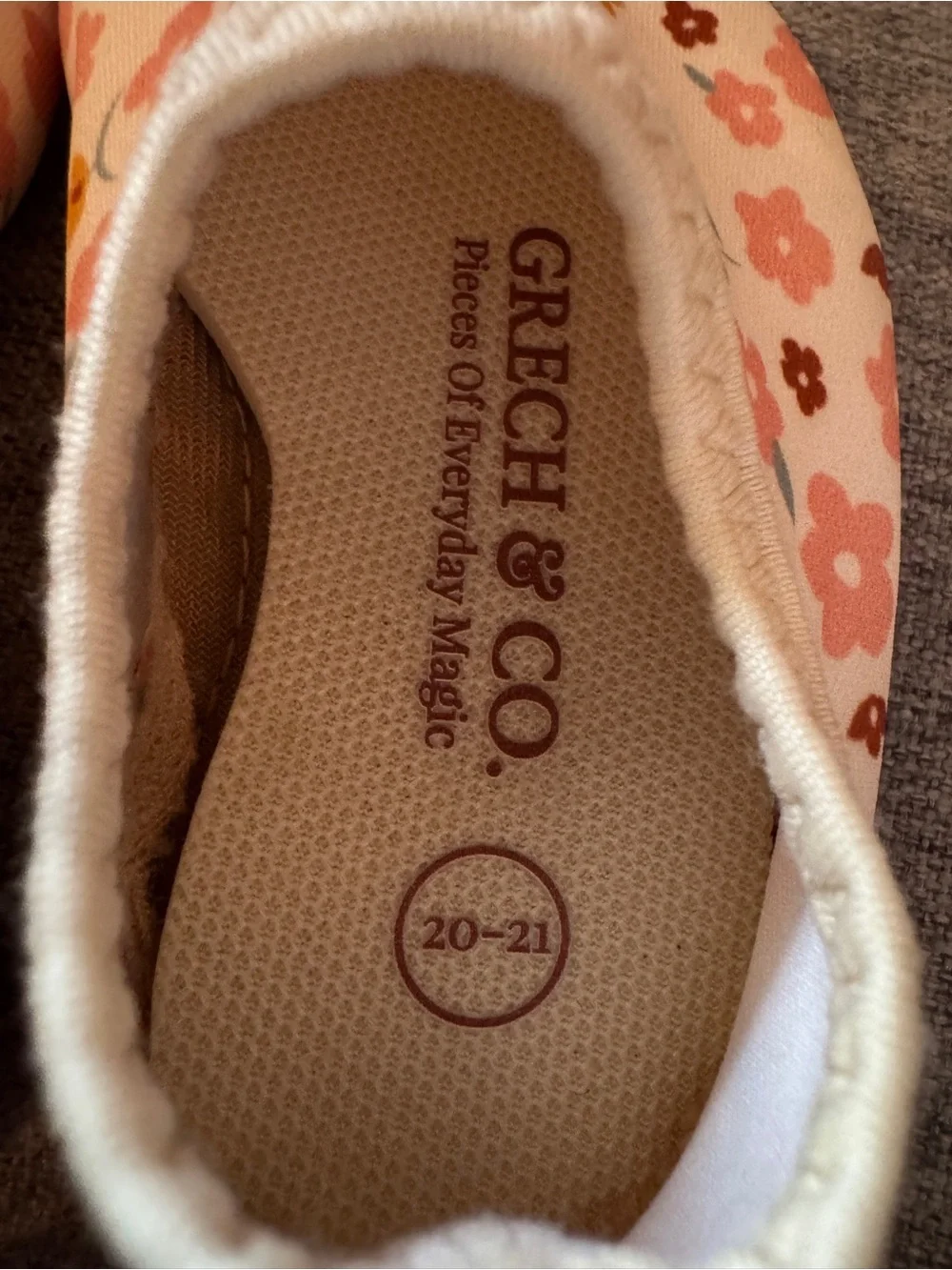 Baby Floral Slip-On Soft Shoes in White and Pink